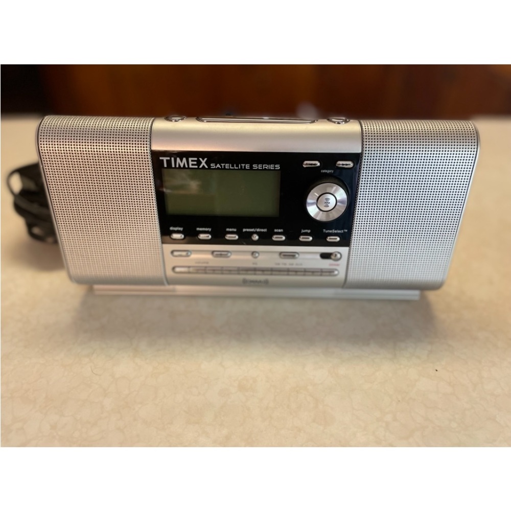 Timex satellite series clock radio